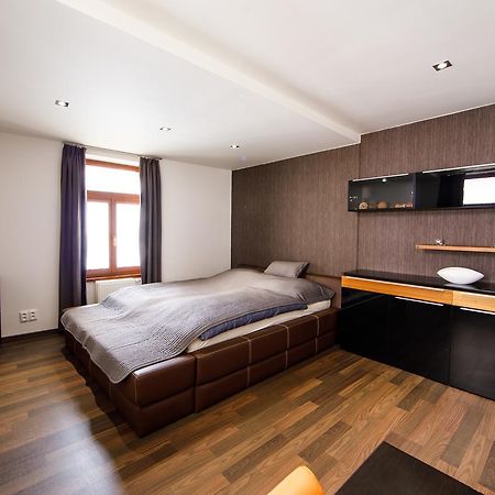 Aplend City Apartments Na Vrsku Братислава Екстер'єр фото