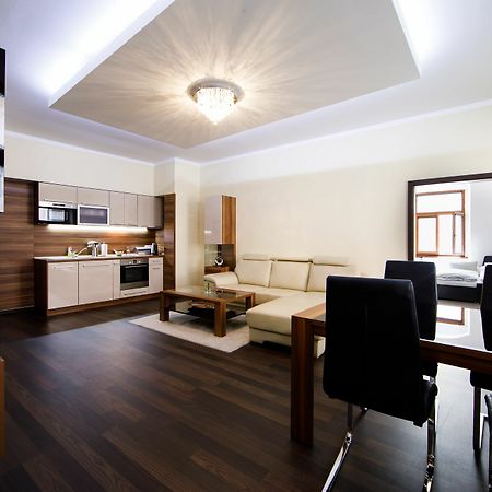 Aplend City Apartments Na Vrsku Братислава Екстер'єр фото