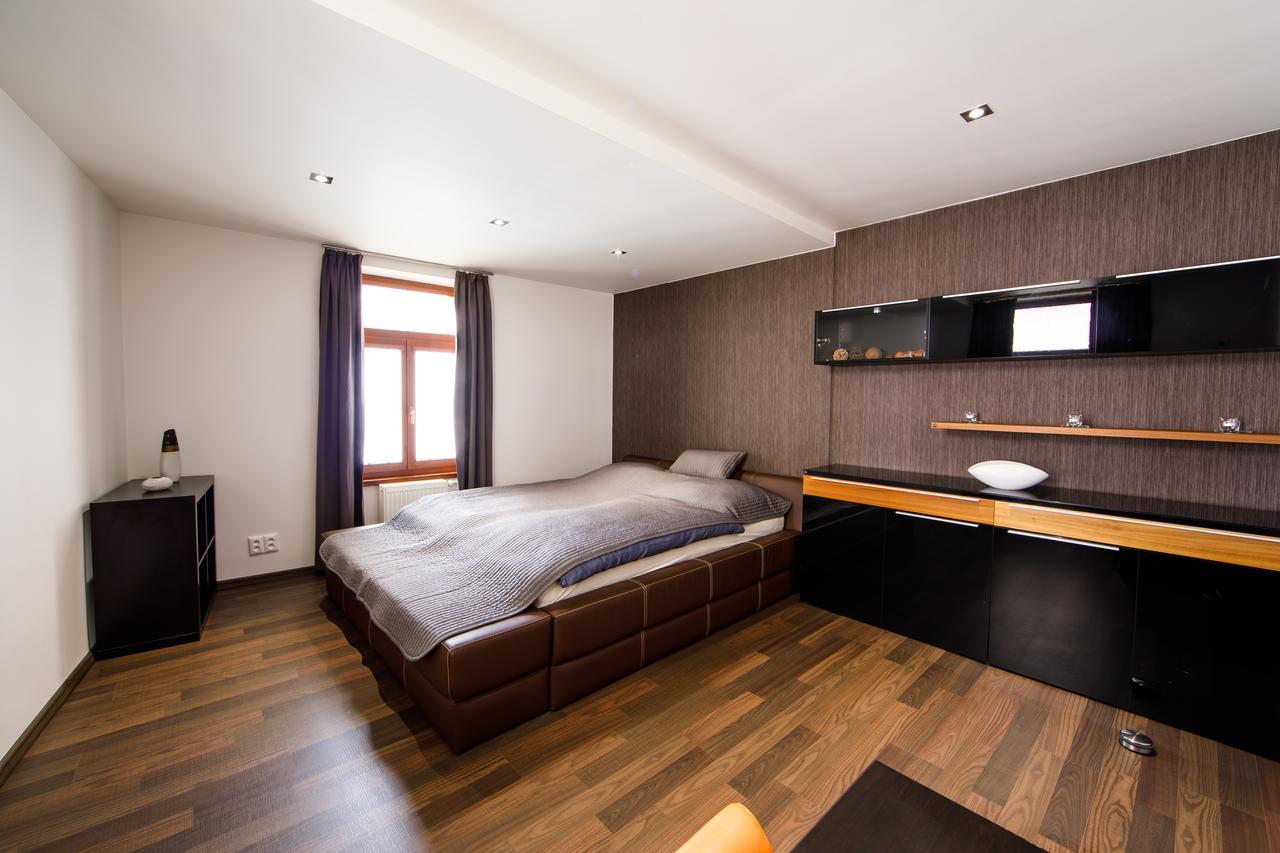 Aplend City Apartments Na Vrsku Братислава Екстер'єр фото