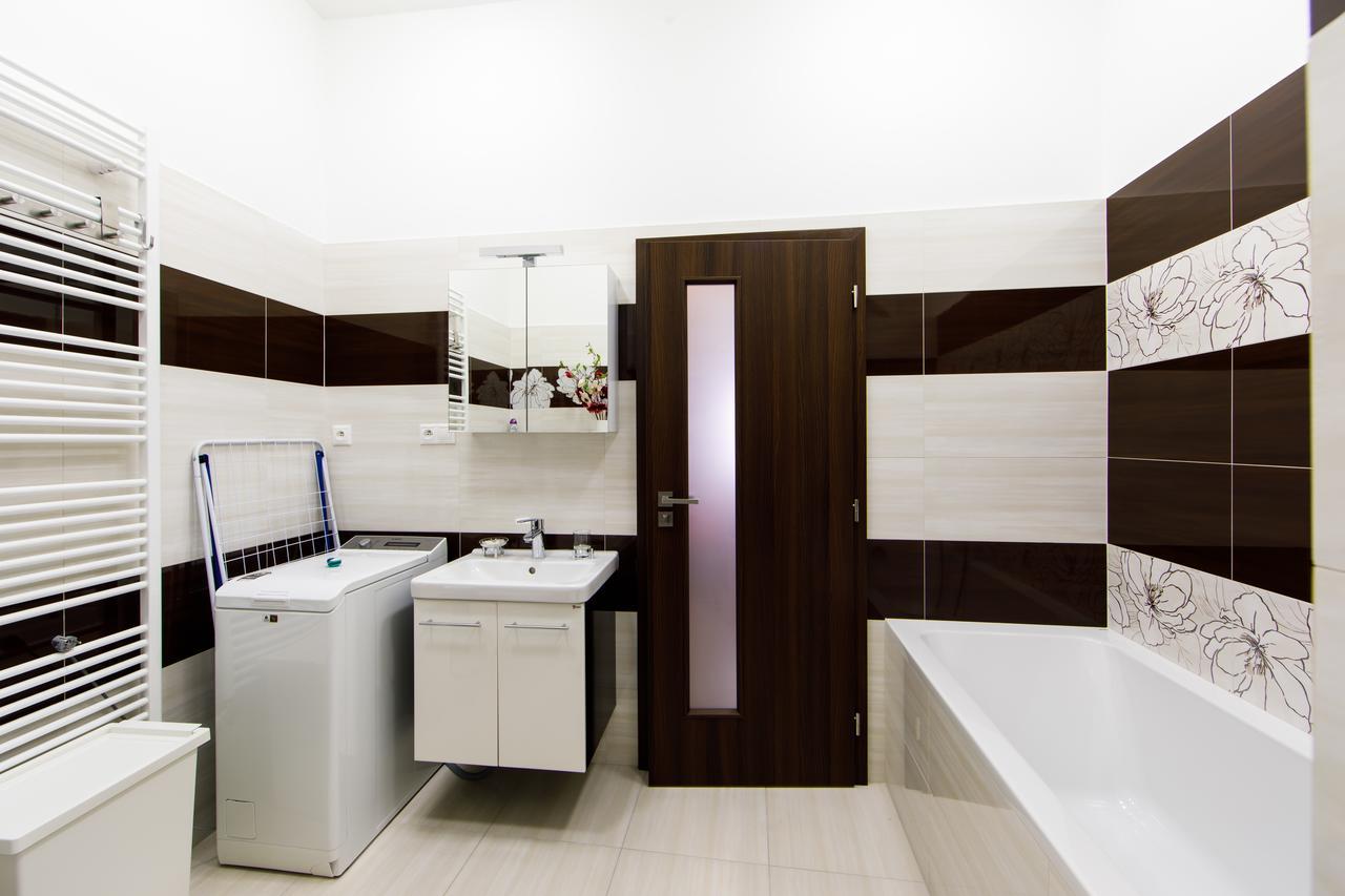 Aplend City Apartments Na Vrsku Братислава Екстер'єр фото